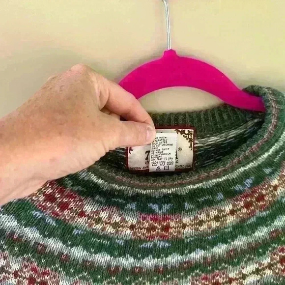 Tiara International 2001 sweater size L - Picture 2 of 6